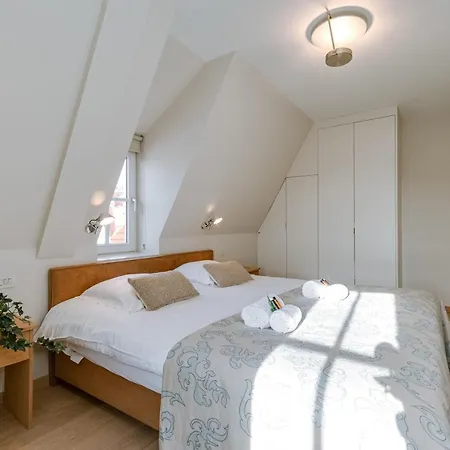 Huswell - Beautiful Penthouse In The Heart Of Daire *